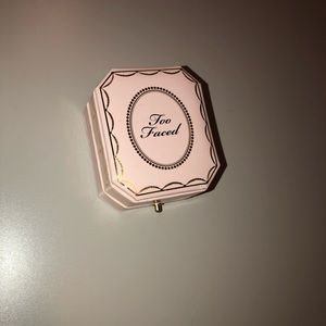 Too faced diamond highlighter